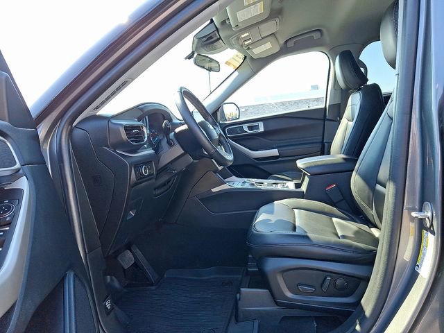 Certified 2023 Ford Explorer XLT w/ Equipment Group 202A image 15