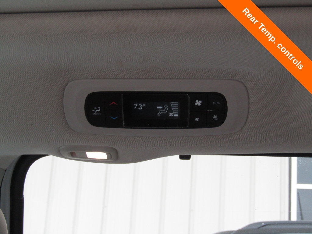 Used 2019 Chrysler Pacifica Limited w/ Tire & Wheel Group FWD image 20