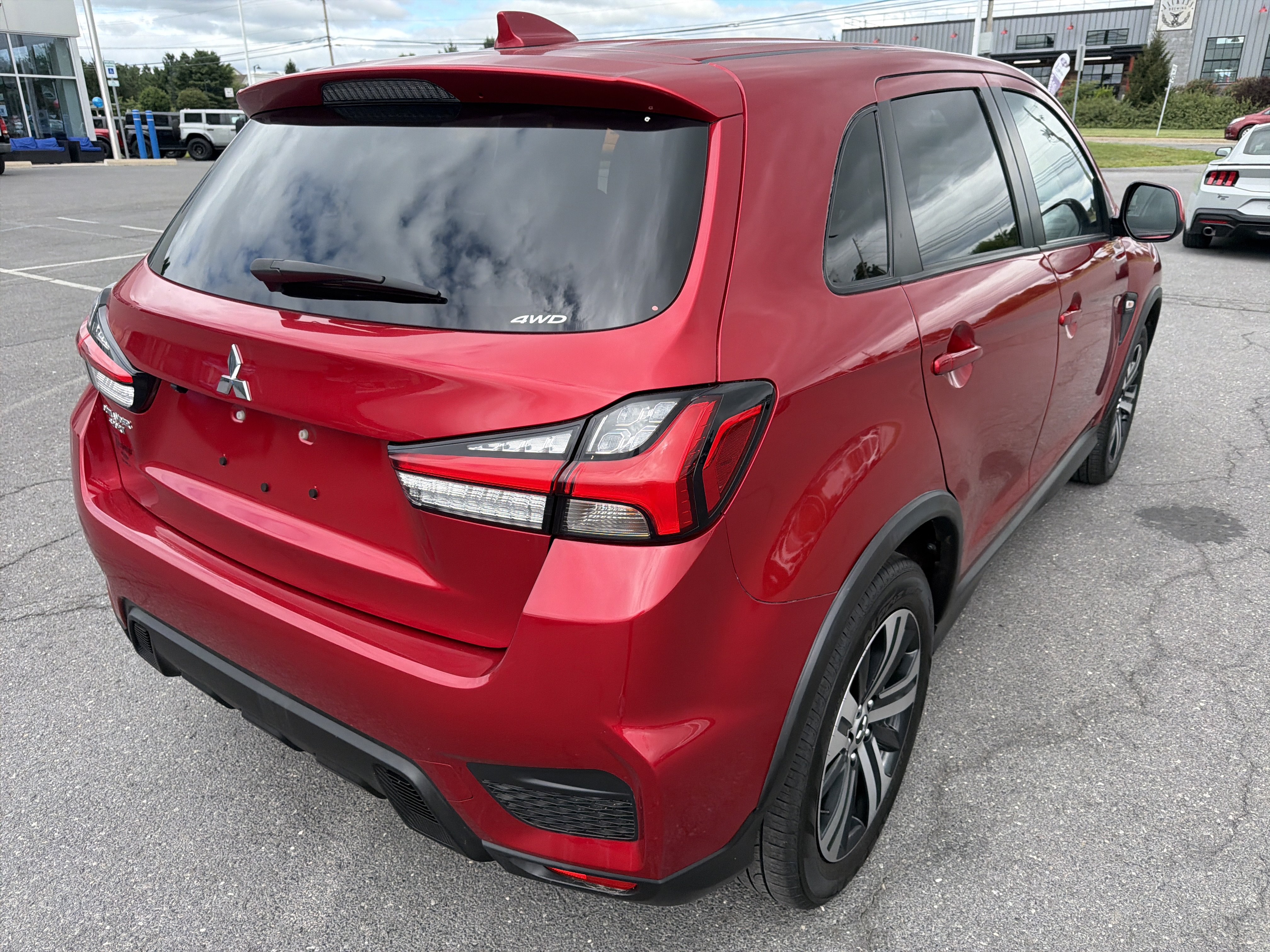 Used 2025 Mitsubishi Outlander Sport AWD image 3