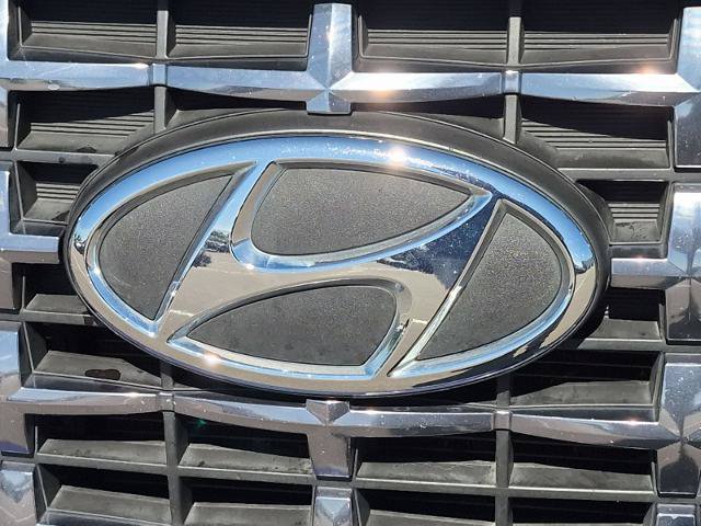Used 2025 Hyundai Venue SEL FWD image 9