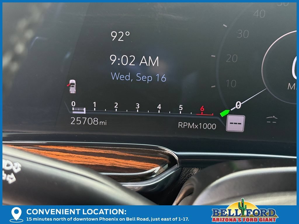 Used 2024 Cadillac Escalade ESV Premium Luxury AWD/4WD image 33