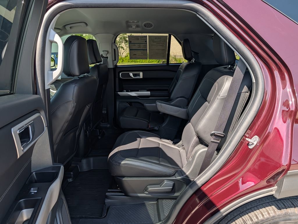 Certified 2023 Ford Explorer XLT w/ Equipment Group 202A RWD image 23