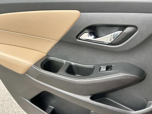 Used 2023 Chevrolet Traverse Premier w/ LPO, Floor Liner Package FWD image 18