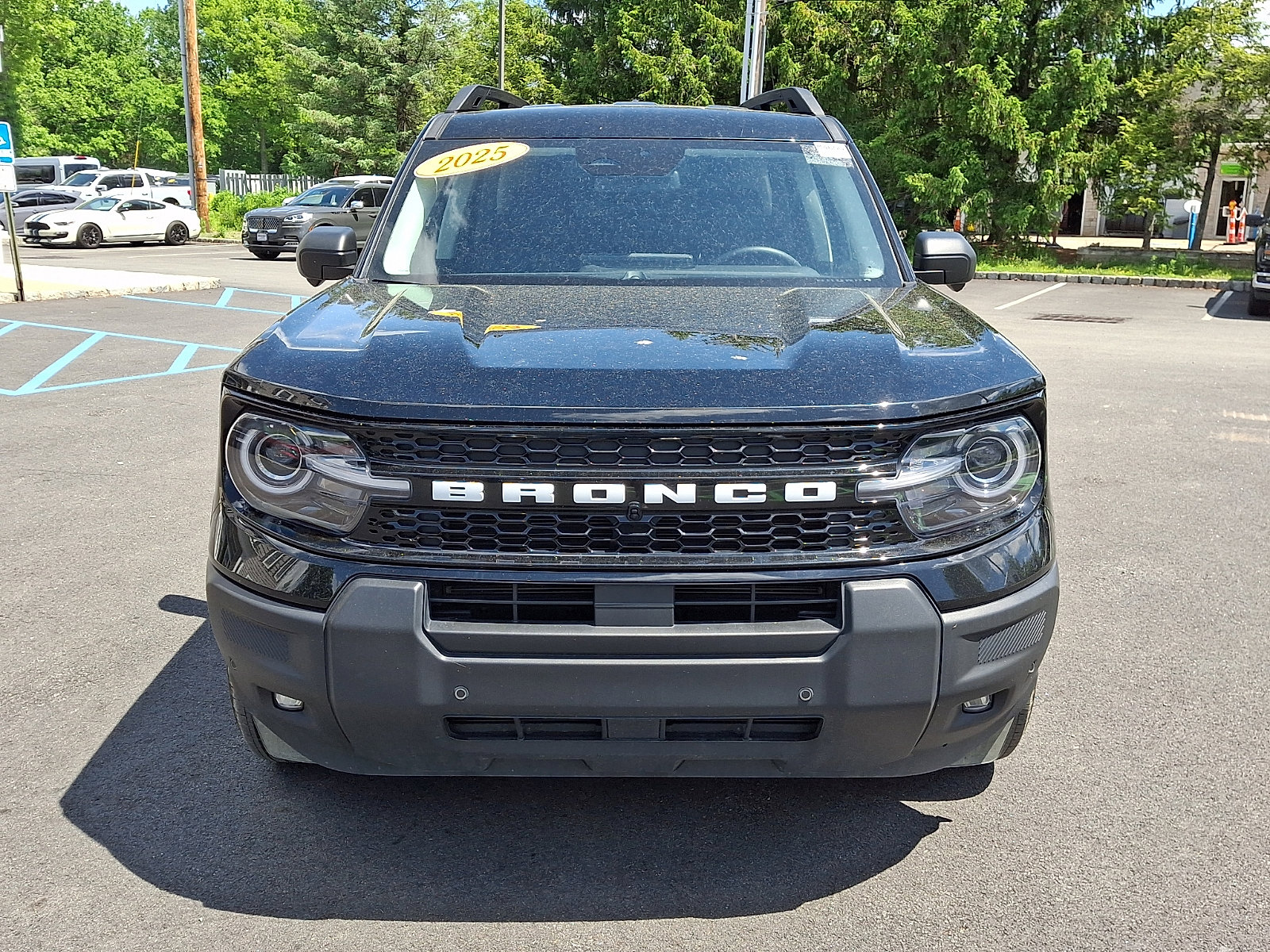 Certified 2025 Ford Bronco Sport Outer Banks w/ Outer Banks Tech Package+ AWD/4WD image 2