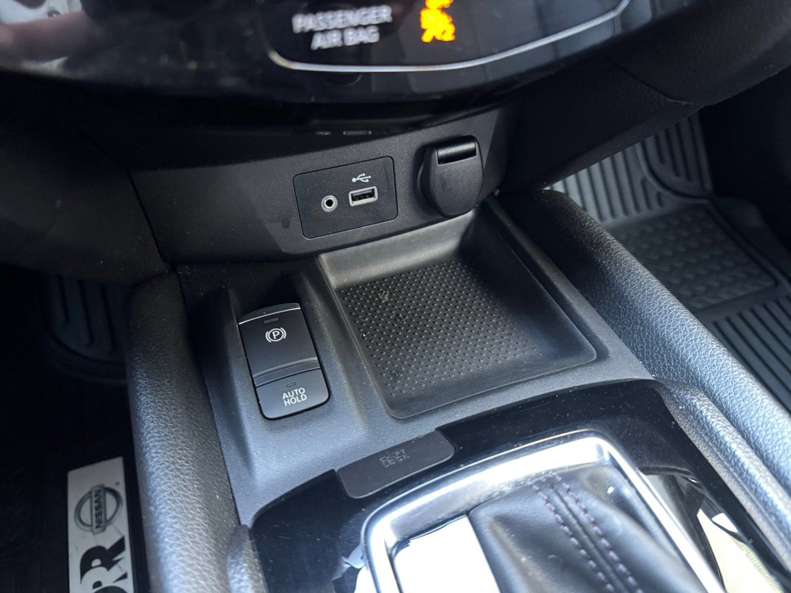 Used 2019 Nissan Rogue SV w/ Premium Package image 21