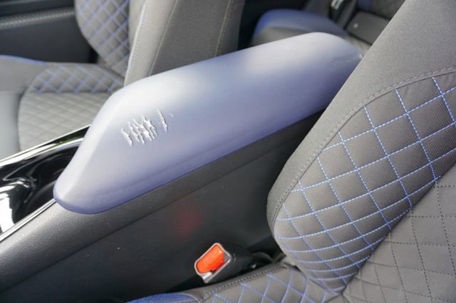 Used 2020 Toyota C-HR XLE image 20