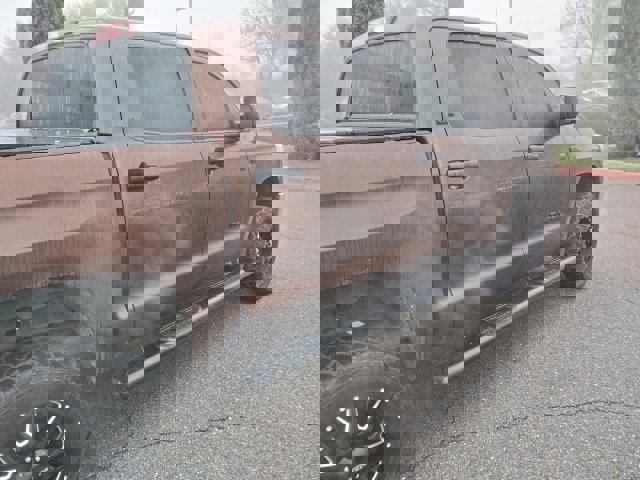 Used 2017 Toyota Tundra SR5 image 3