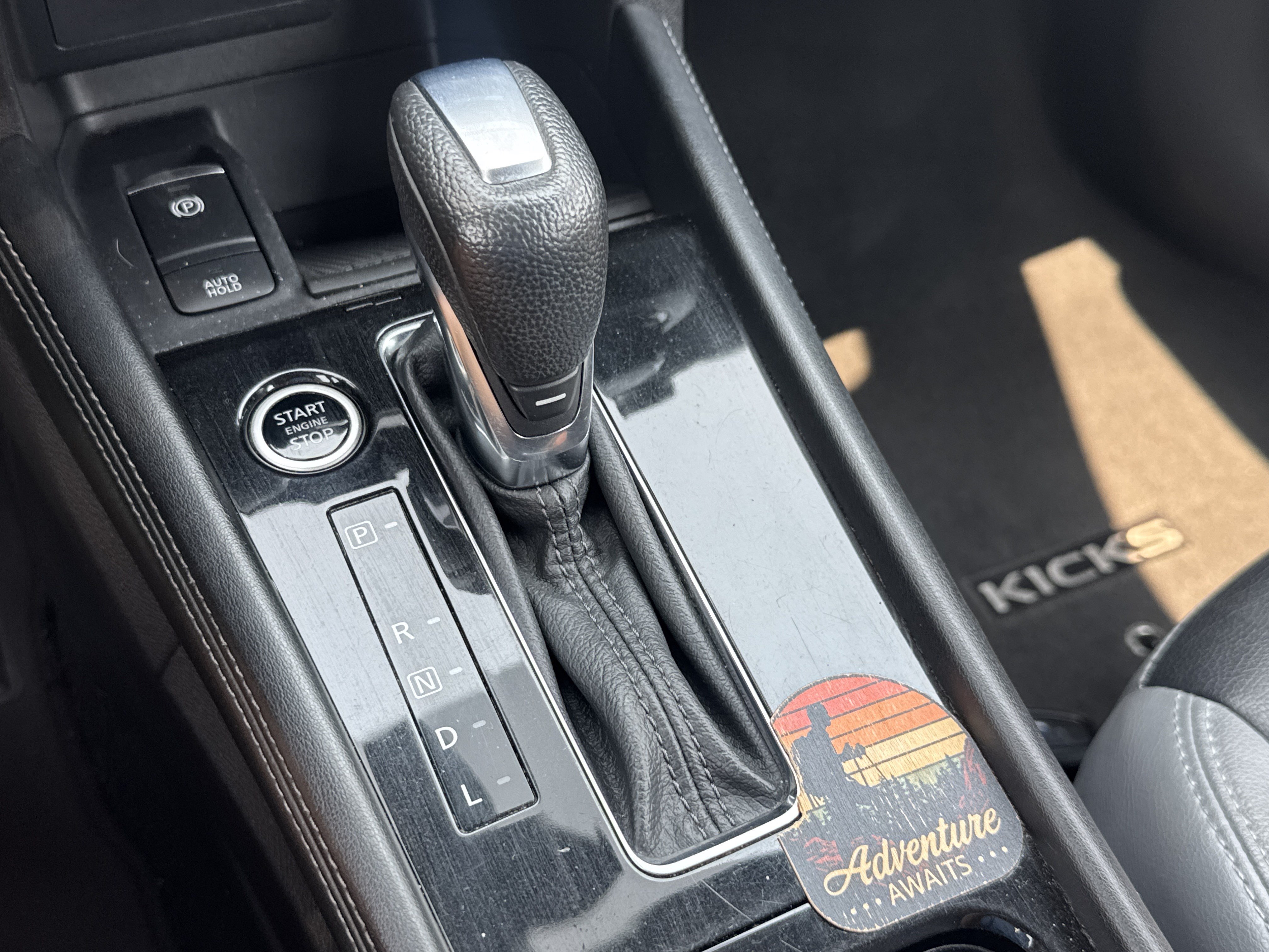 Used 2021 Nissan Kicks SR w/ SR Premium Package FWD image 23
