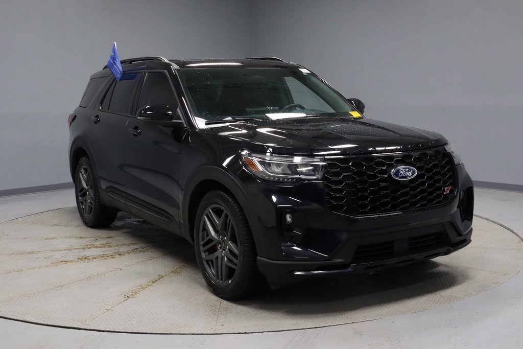 Certified 2025 Ford Explorer ST image 7