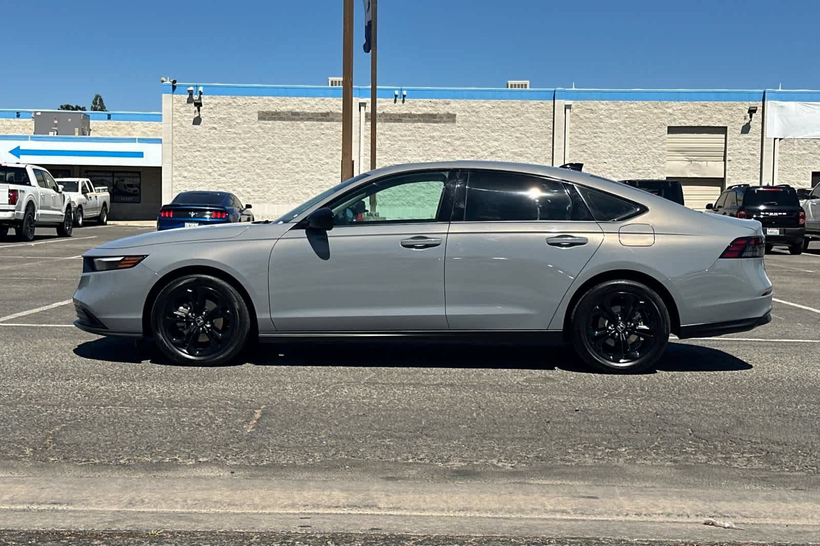 Used 2025 Honda Accord SE image 5