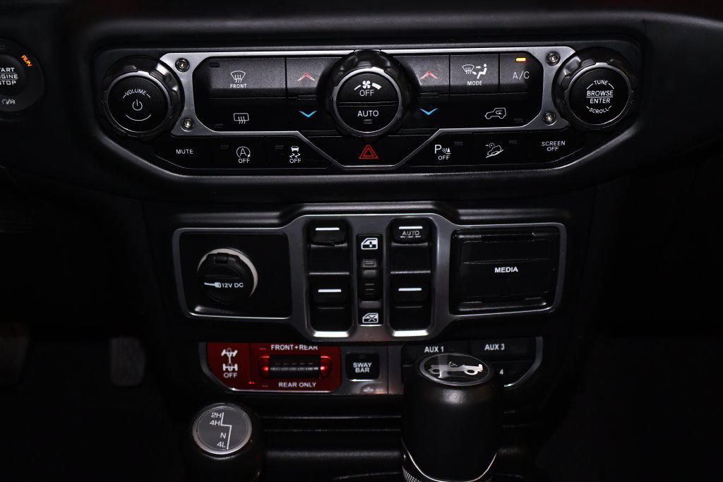 Used 2018 Jeep Wrangler Unlimited Rubicon AWD/4WD image 27