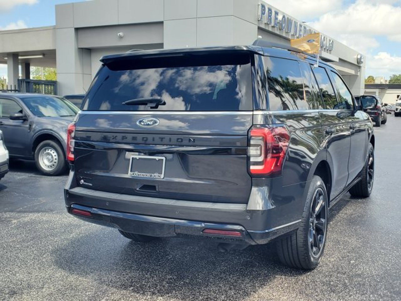 Certified 2023 Ford Expedition Limited RWD image 7