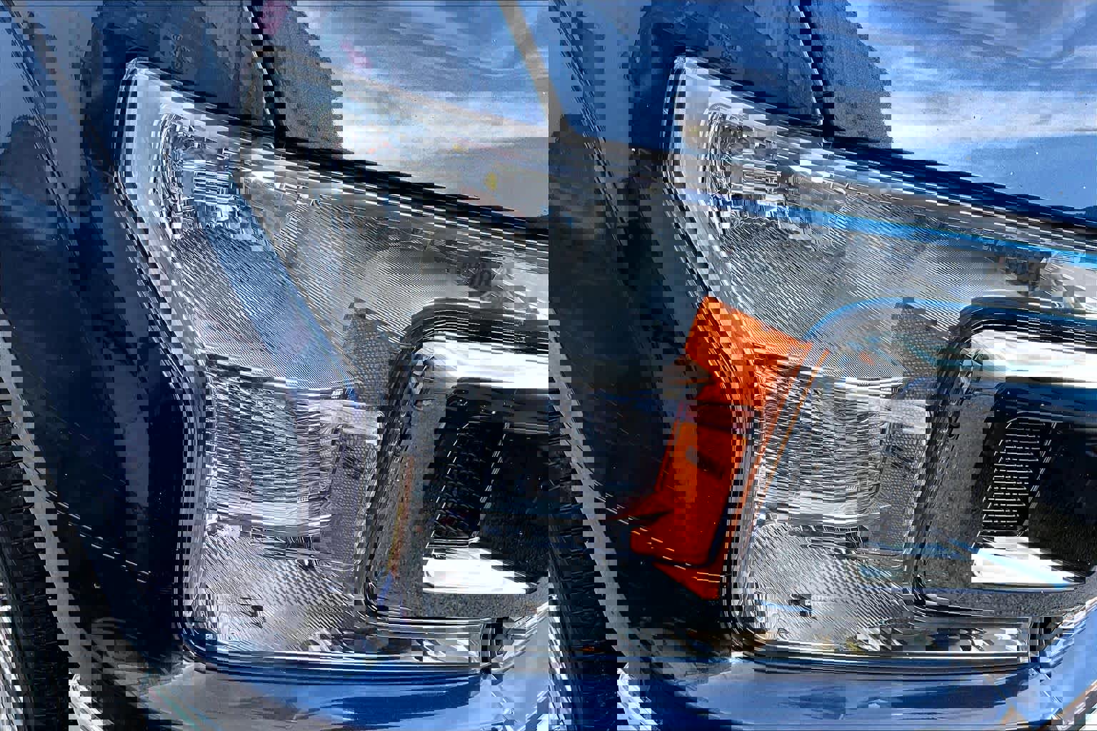 Certified 2018 Ford F150 XLT w/ Equipment Group 302A Luxury image 28