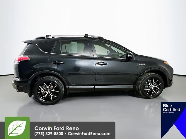 Used 2018 Toyota RAV4 SE image 10