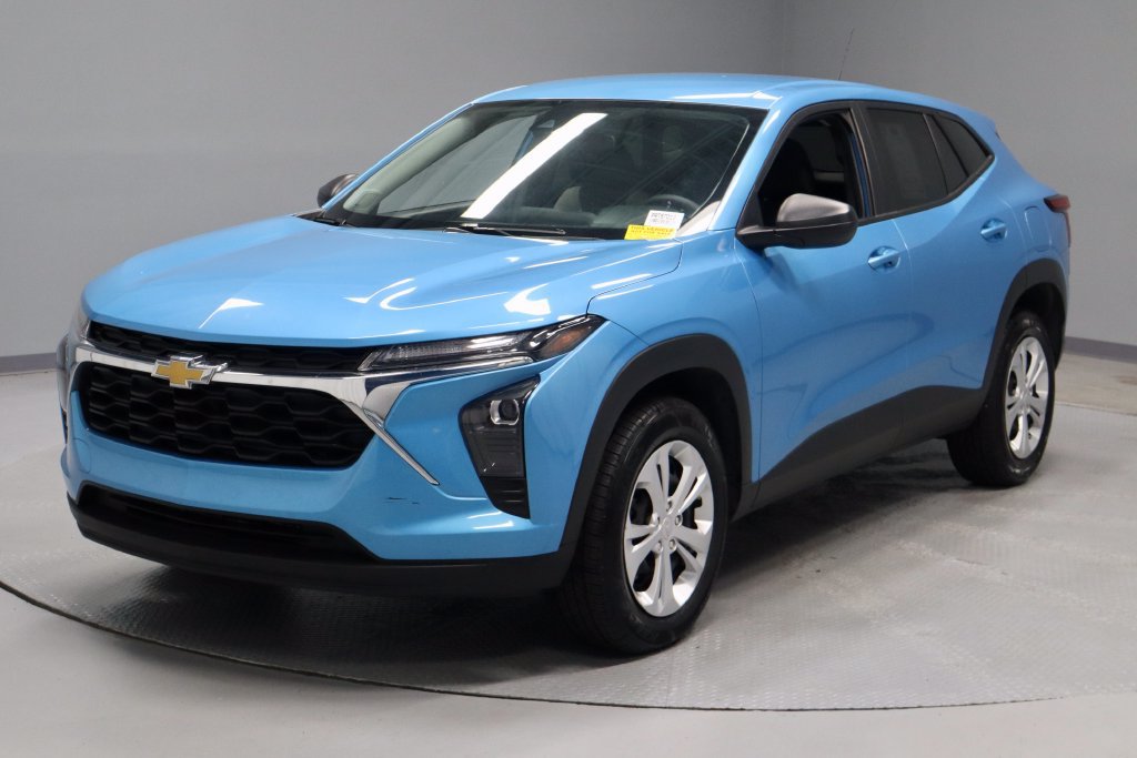 Used 2025 Chevrolet Trax LS FWD image 6