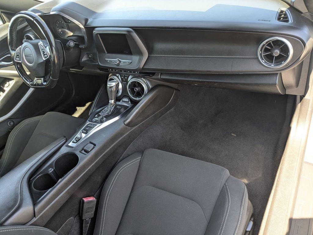 Used 2020 Chevrolet Camaro LT RWD image 19