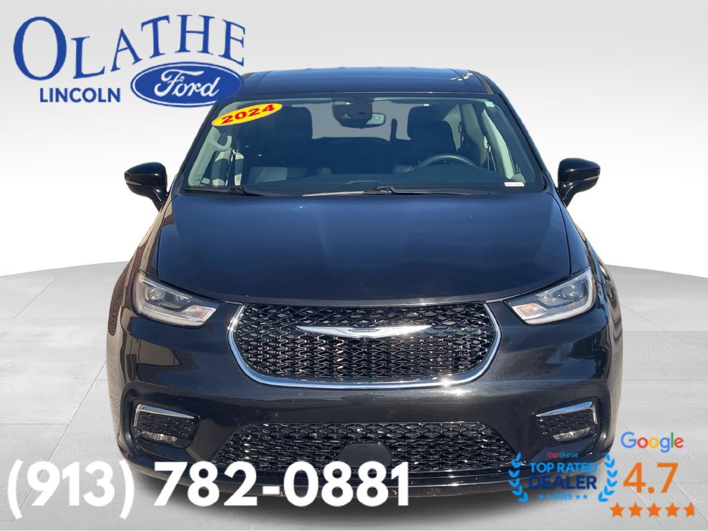 Used 2024 Chrysler Pacifica Limited FWD image 8