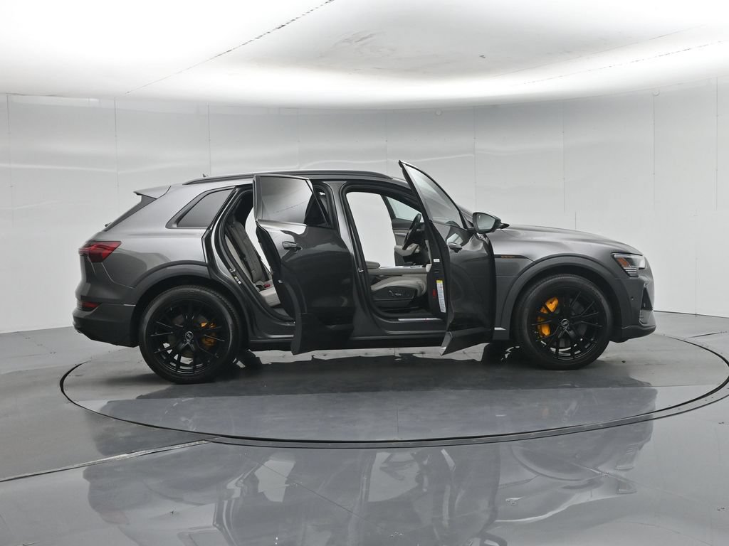 Used 2022 Audi e-tron Chronos w/ Chronos Package AWD/4WD image 5
