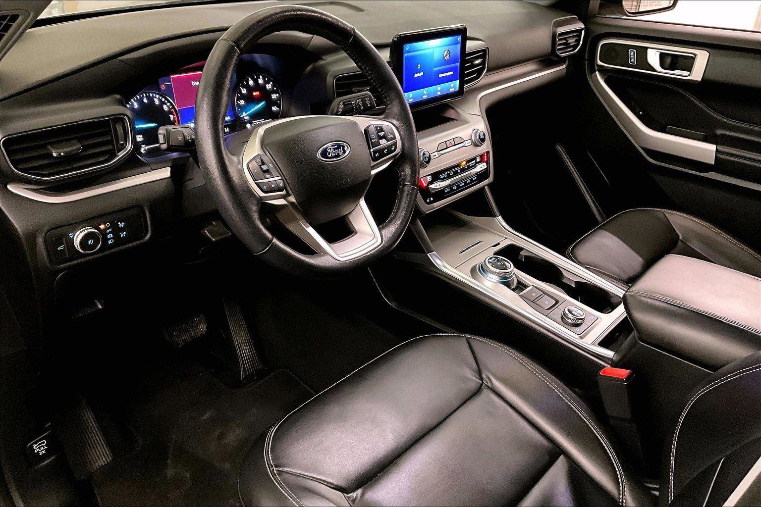 Certified 2021 Ford Explorer XLT w/ Equipment Group 202A image 12