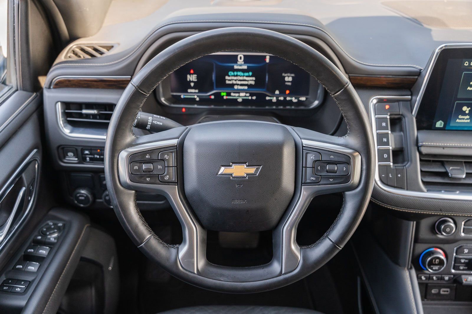 Used 2023 Chevrolet Suburban Premier image 26