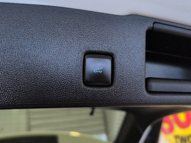 Certified 2020 Ford Escape Titanium image 32