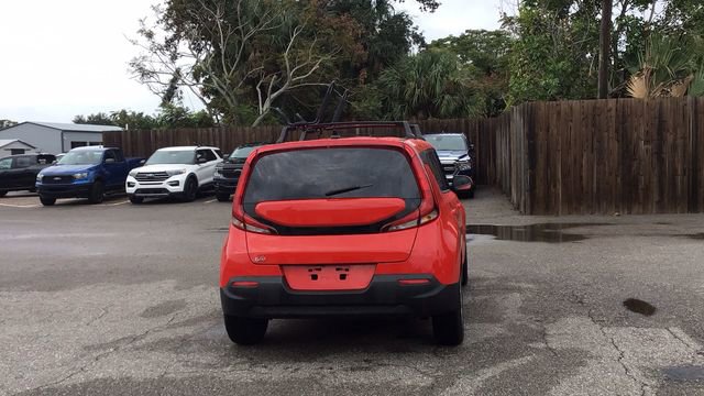 Used 2022 Kia Soul LX image 6
