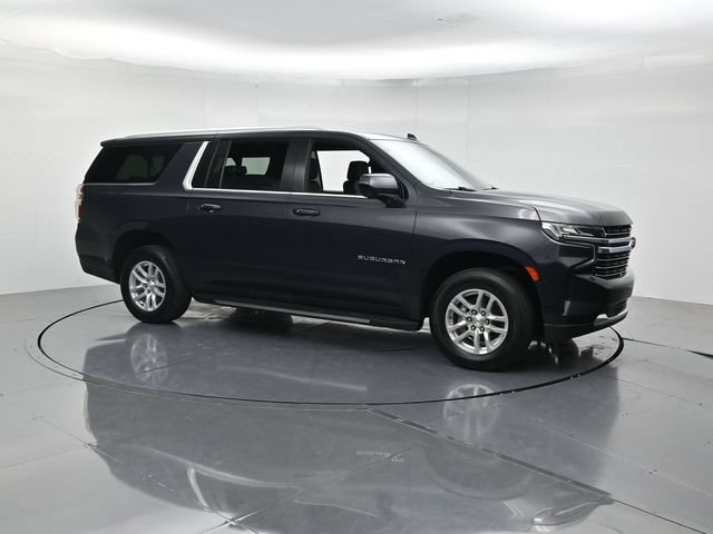 Used 2023 Chevrolet Suburban LT RWD image 3