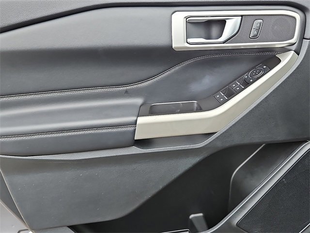 Certified 2022 Ford Explorer XLT image 12