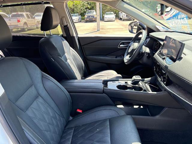 Used 2024 Nissan Rogue Platinum w/ Platinum Premium Package FWD image 29