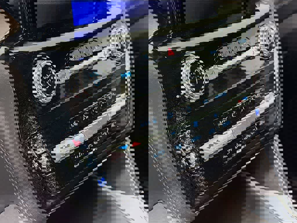 Certified 2021 Ford Explorer Platinum w/ Equipment Group 601A image 18