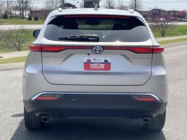 Used 2023 Toyota Venza XLE image 6