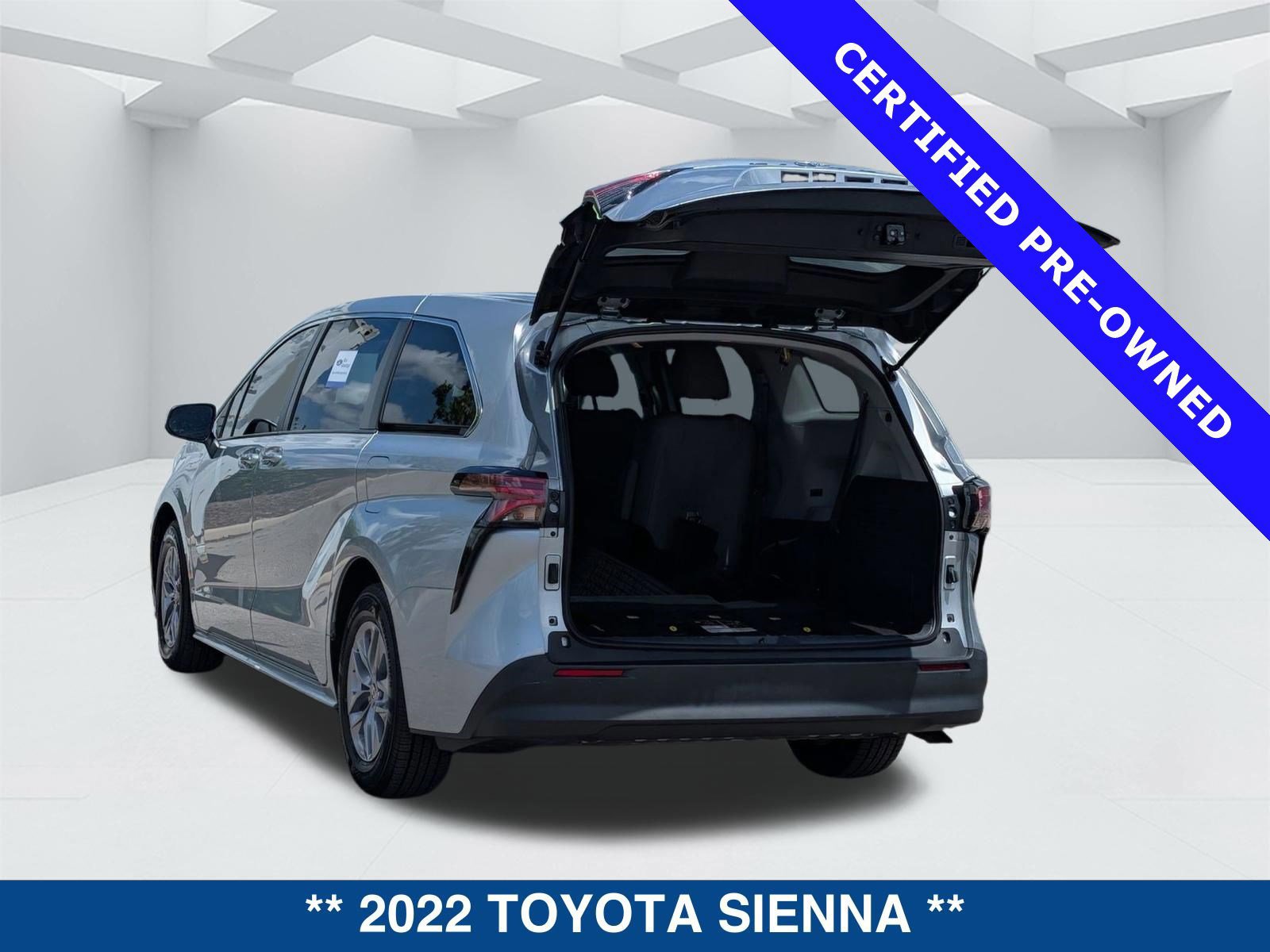Used 2022 Toyota Sienna LE video 3