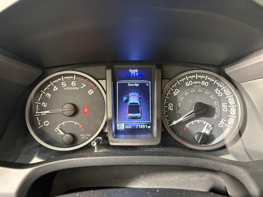 Used 2018 Toyota Tacoma TRD Sport w/ Technology Package AWD/4WD image 16