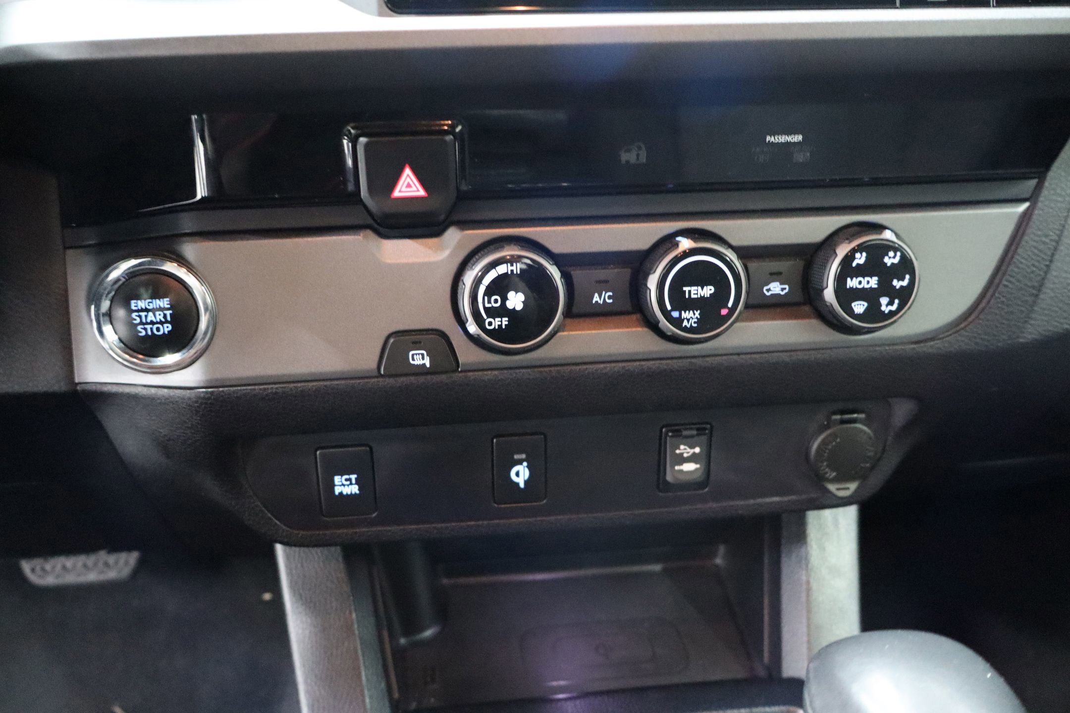 Used 2017 Toyota Tacoma TRD Sport w/ Tow Package image 21