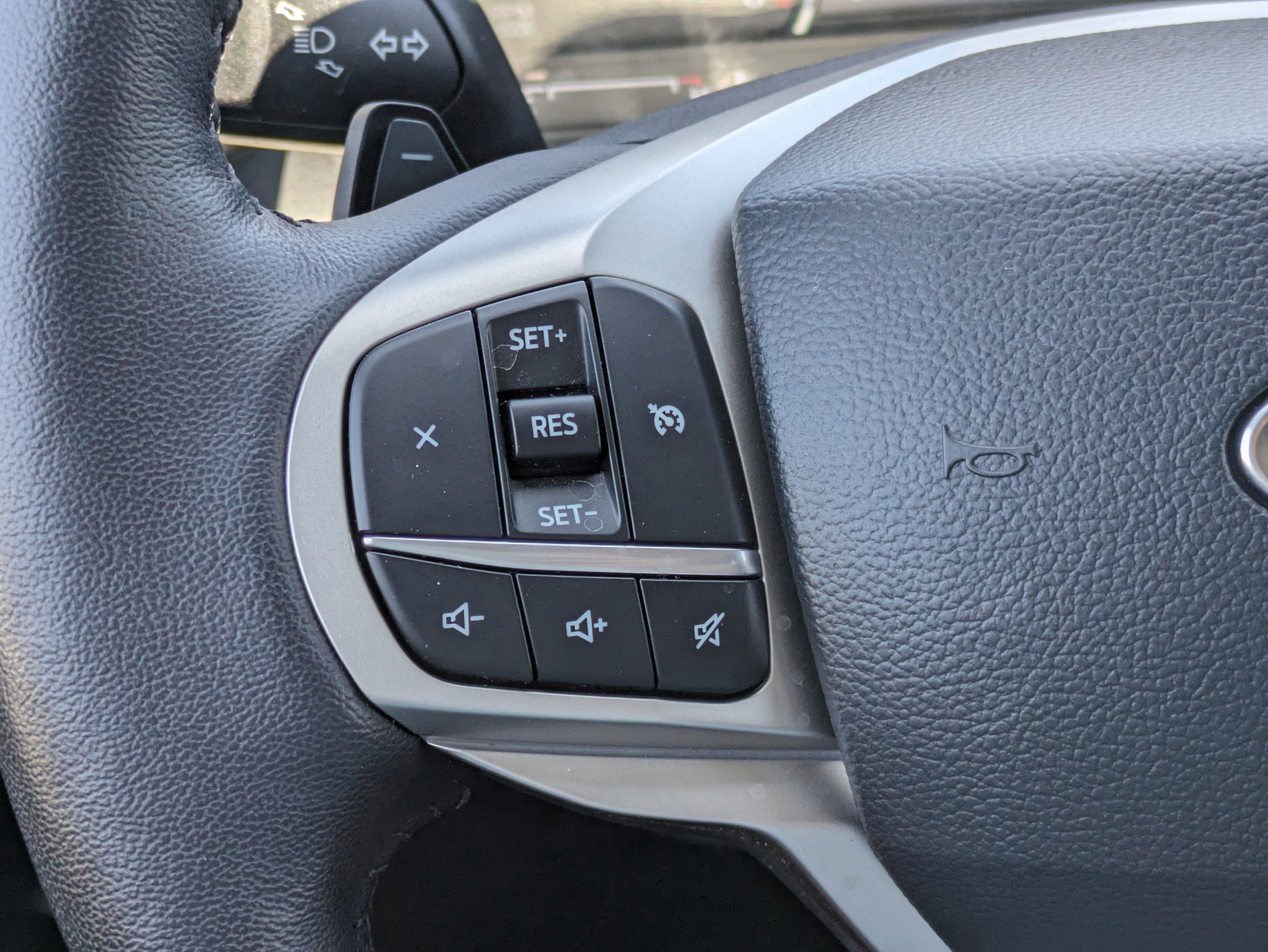 Certified 2021 Ford Explorer XLT w/ Equipment Group 202A image 21