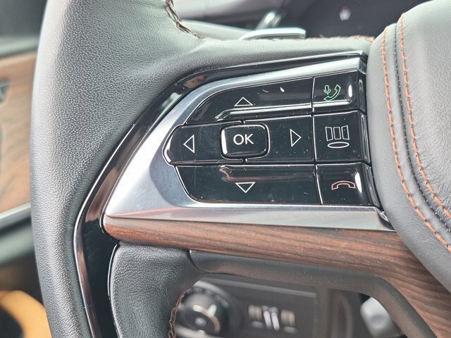 Used 2023 Jeep Grand Cherokee L Summit w/ Advanced Protech Group IV AWD/4WD image 18
