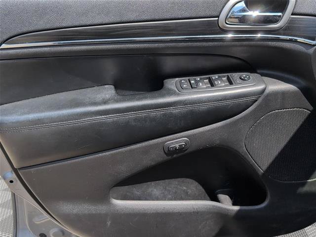 Used 2019 Jeep Grand Cherokee Limited AWD/4WD image 14