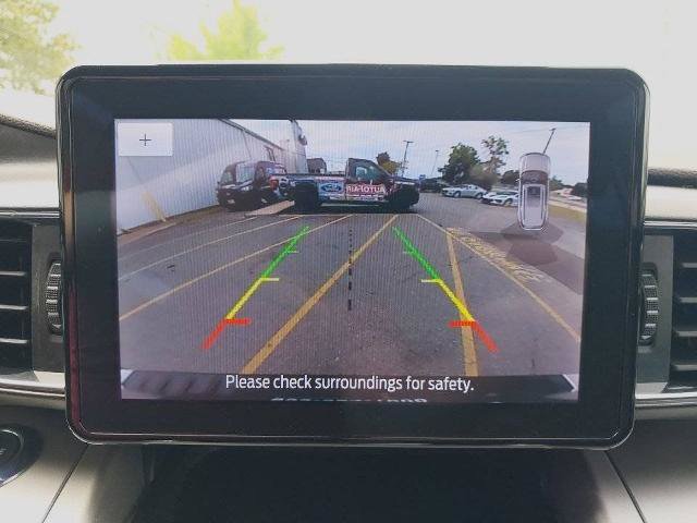 Certified 2022 Ford Explorer XLT w/ Equipment Group 202A AWD/4WD image 19