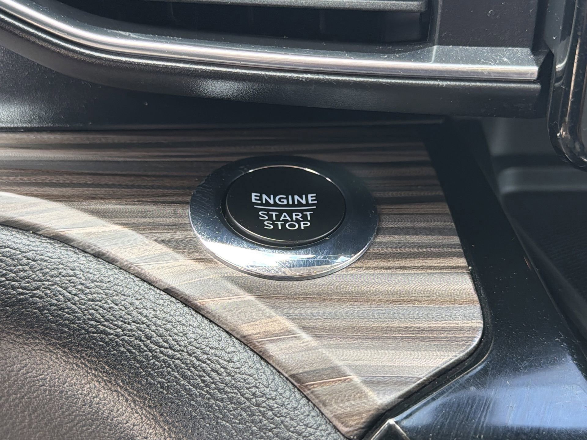 Certified 2023 Ford Explorer Limited image 14