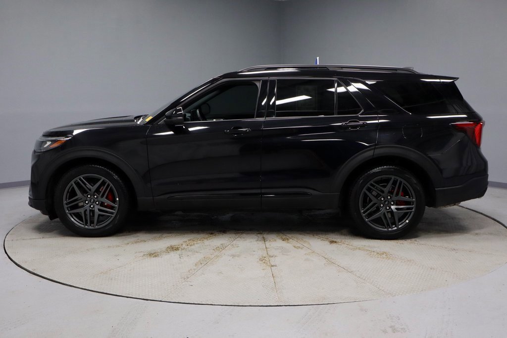 Certified 2025 Ford Explorer ST image 2