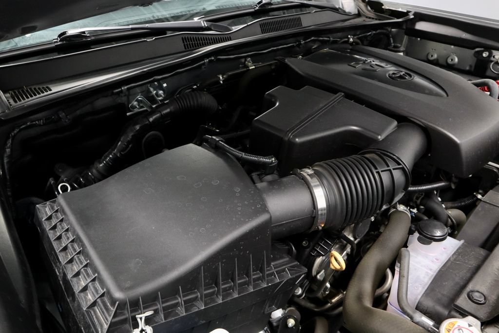 Used 2023 Toyota Tacoma SR AWD/4WD image 17