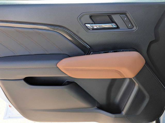 Used 2025 GMC Canyon AT4 AWD/4WD image 15