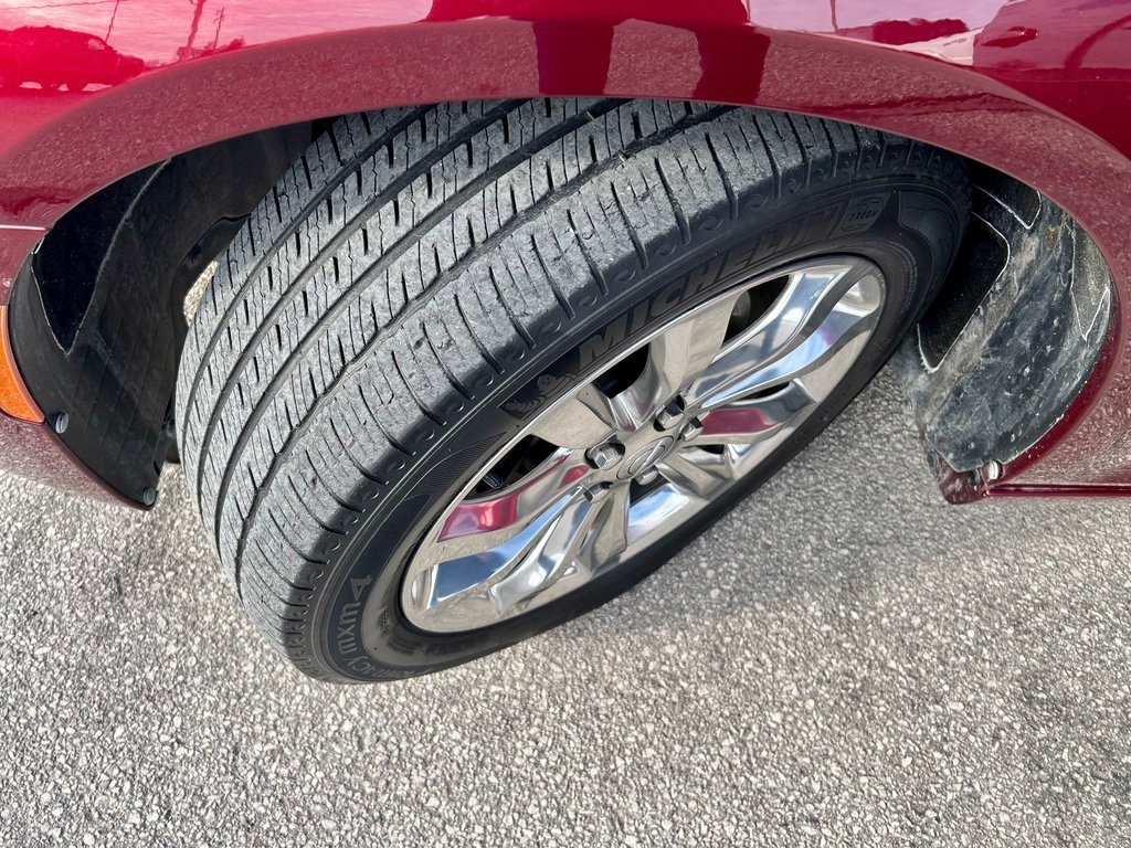 Used 2017 Chrysler 300 Limited w/ Value Package image 33