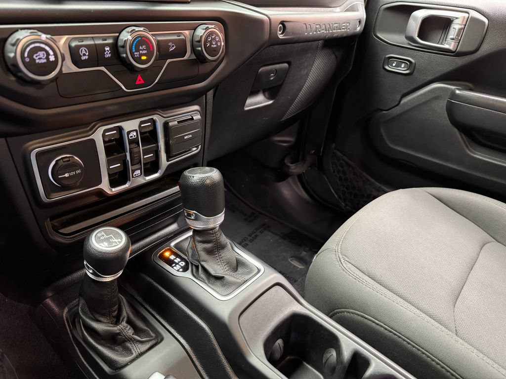 Used 2020 Jeep Wrangler Unlimited Sport S AWD/4WD image 19