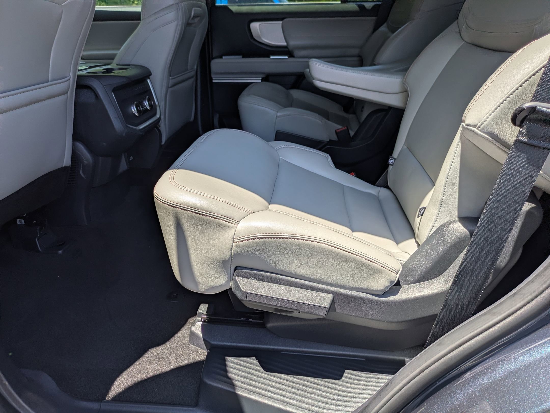 Certified 2025 Ford Expedition Active RWD image 29