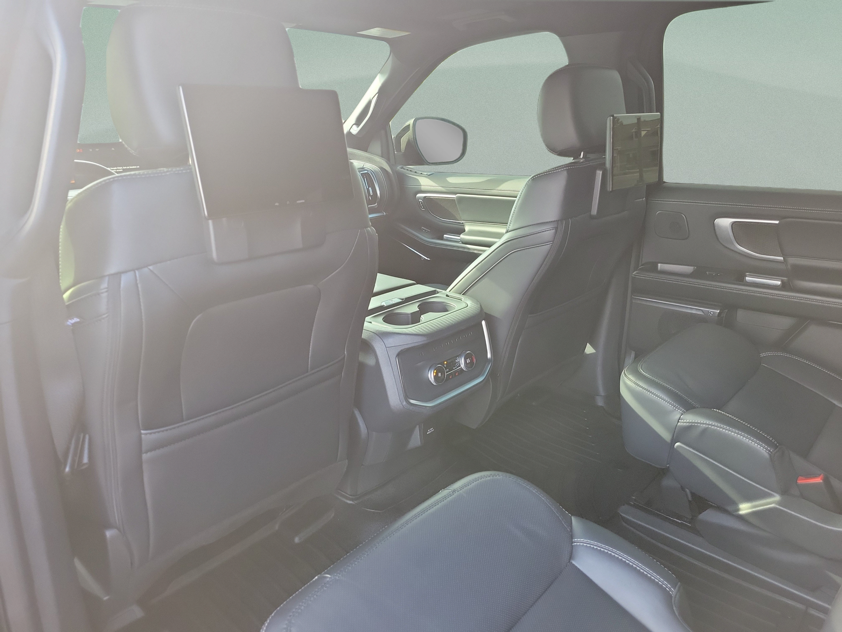 Certified 2026 Ford Expedition Max Platinum w/ Stealth Performance Package AWD/4WD image 12