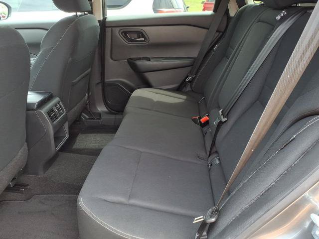 Used 2024 Nissan Rogue S AWD/4WD image 11