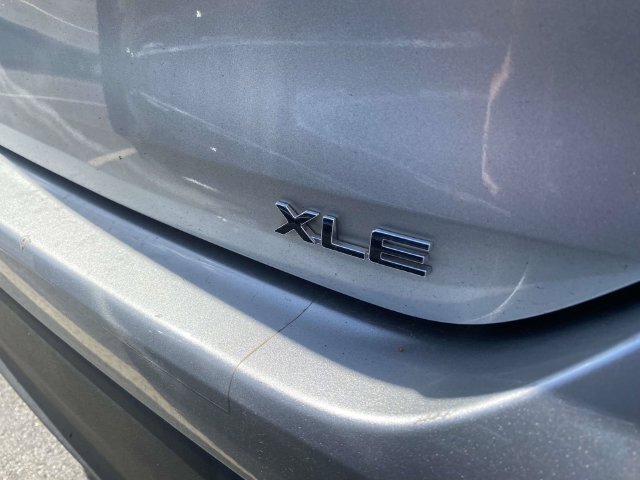 Used 2022 Toyota Highlander XLE FWD image 10