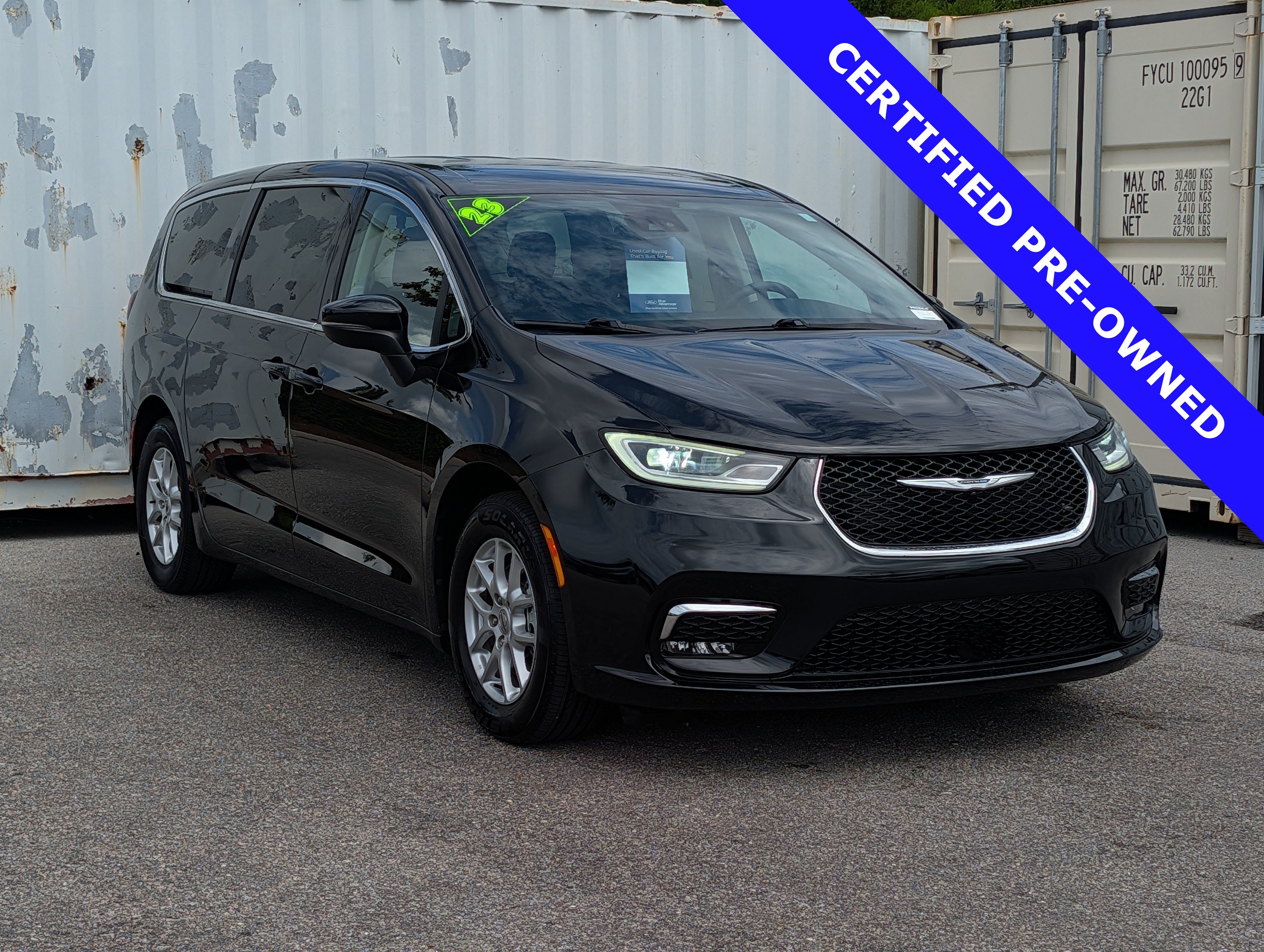 Used 2023 Chrysler Pacifica Touring-L FWD image 1