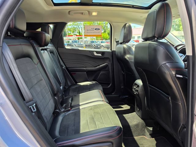 Certified 2022 Ford Escape SEL w/ SEL Stealth AWD Package image 18
